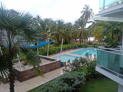 Primera Linea de Playa El LImon Terrenas Apartamento  1er Nivel 220 mil dolares