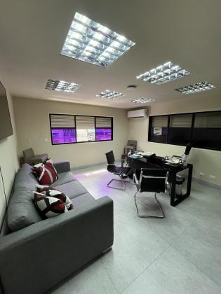 ALQUILER COMERCIAL EN NACO DOS NIVELES