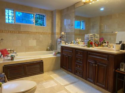 VENDO O ALQUILO EN PIANTINI CON 300 MTS